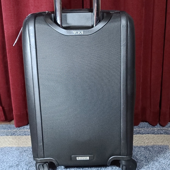 TUMI Dual Access 4wh Carry-On - Picture 3 of 16
